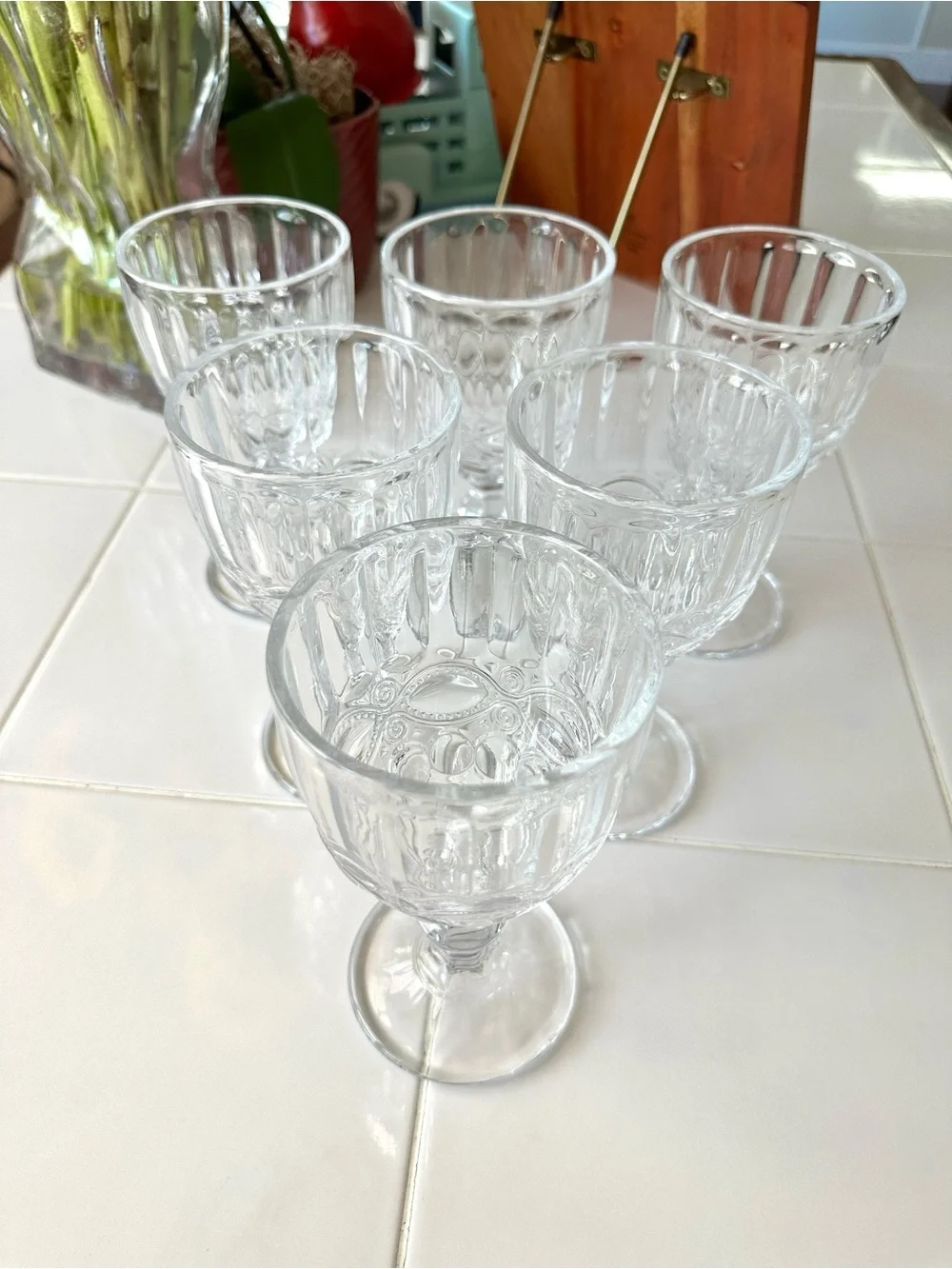 YOUEON Clear Embossed Wine Goblets Set of 6